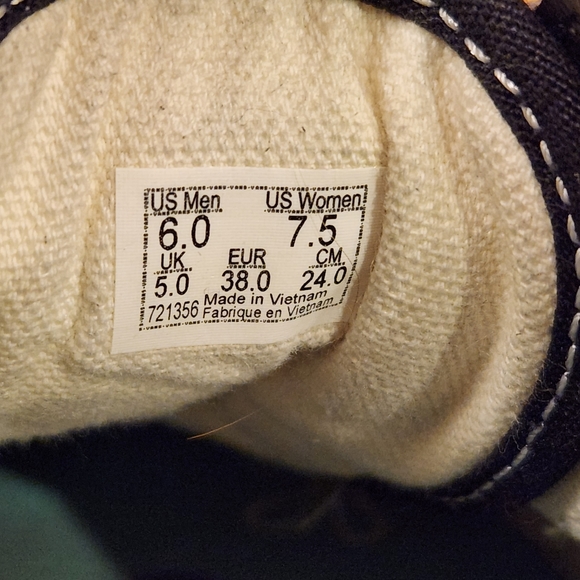 Vans x SpongeBob SquarePants Old Skool Checkerboard Shoes - Picture 9 of 9